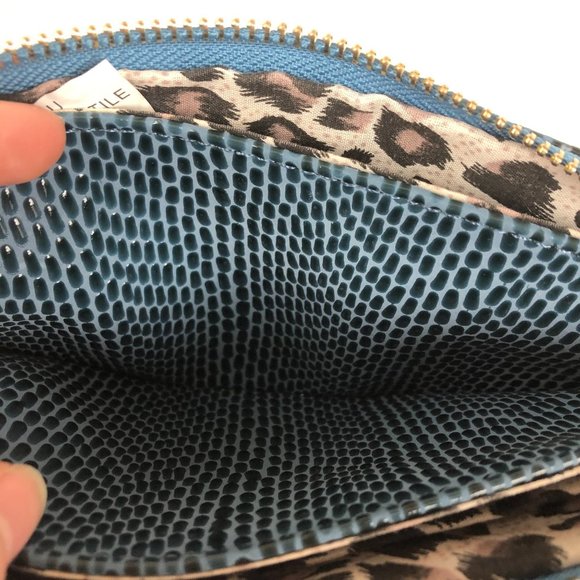 Olivia Miller Women's Blue Faux Leather Embossed Textured Wristlet Wallet - Picture 10 of 14